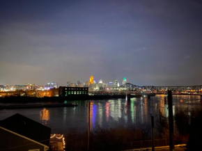 Riverfront Oasis: 5 min to DT Cincinnati